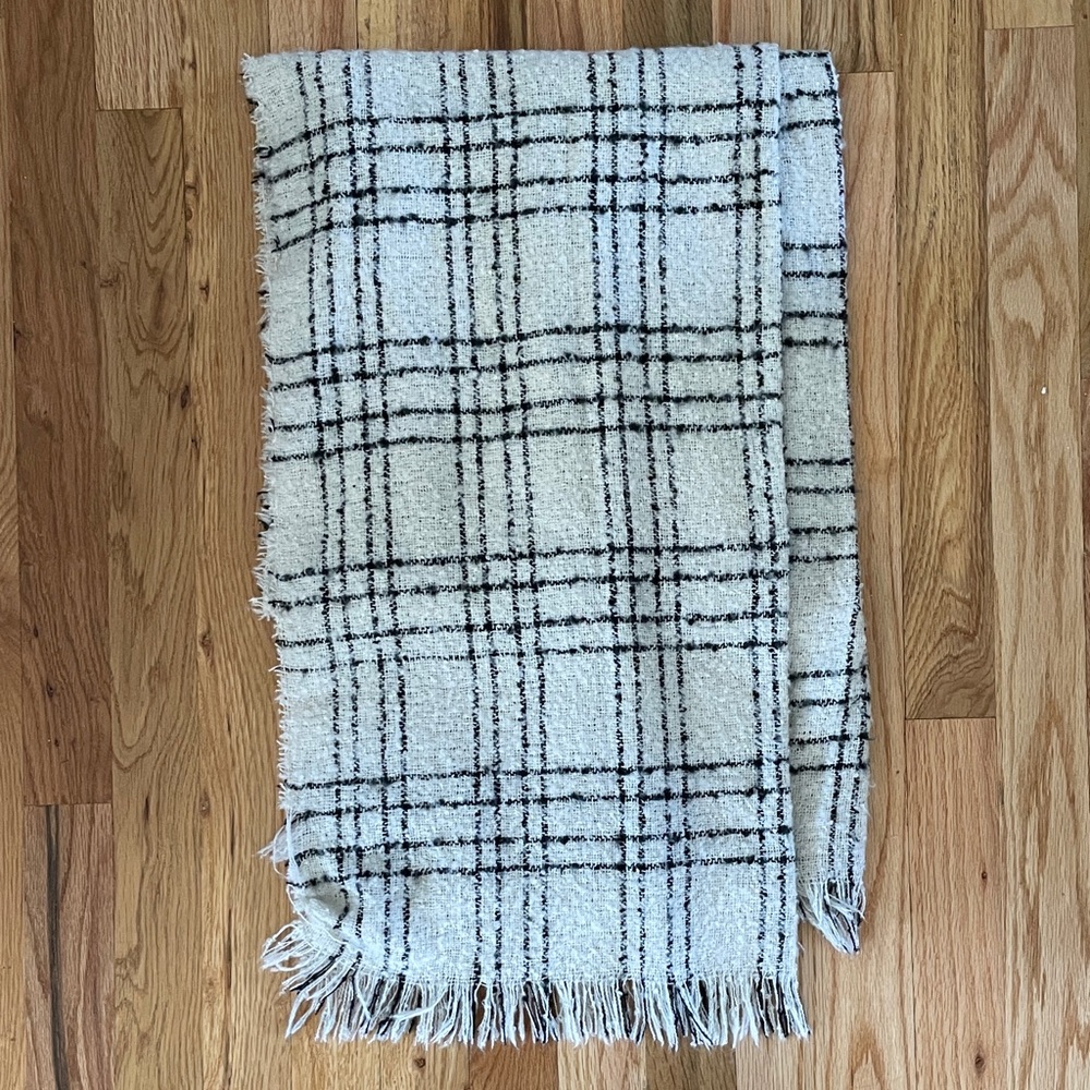 Black and White Checkered Lines Fringe Scarf